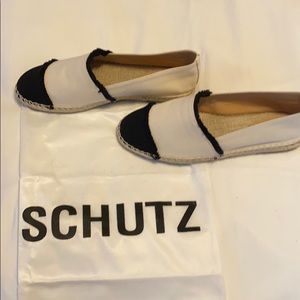 NWT SCHUTZ black and cream canvas espadrilles